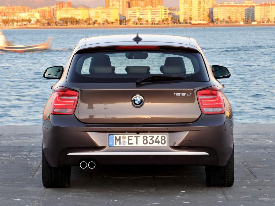  BMW 125d 3-Door Urban Line 2012 года  (фото 11 из 16)